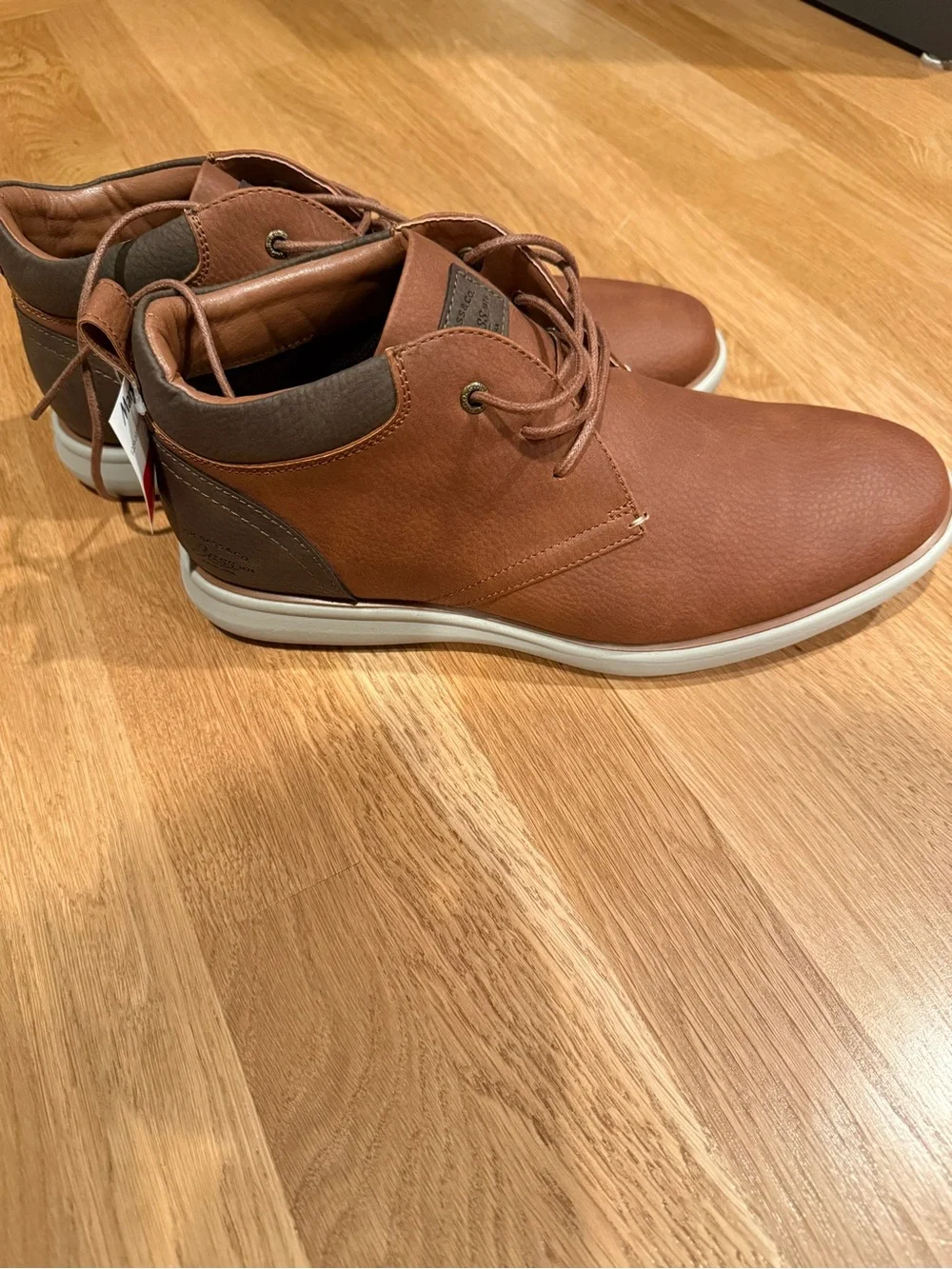 G.H. Bass & Co. Men's Tan Brown Chukka Boots